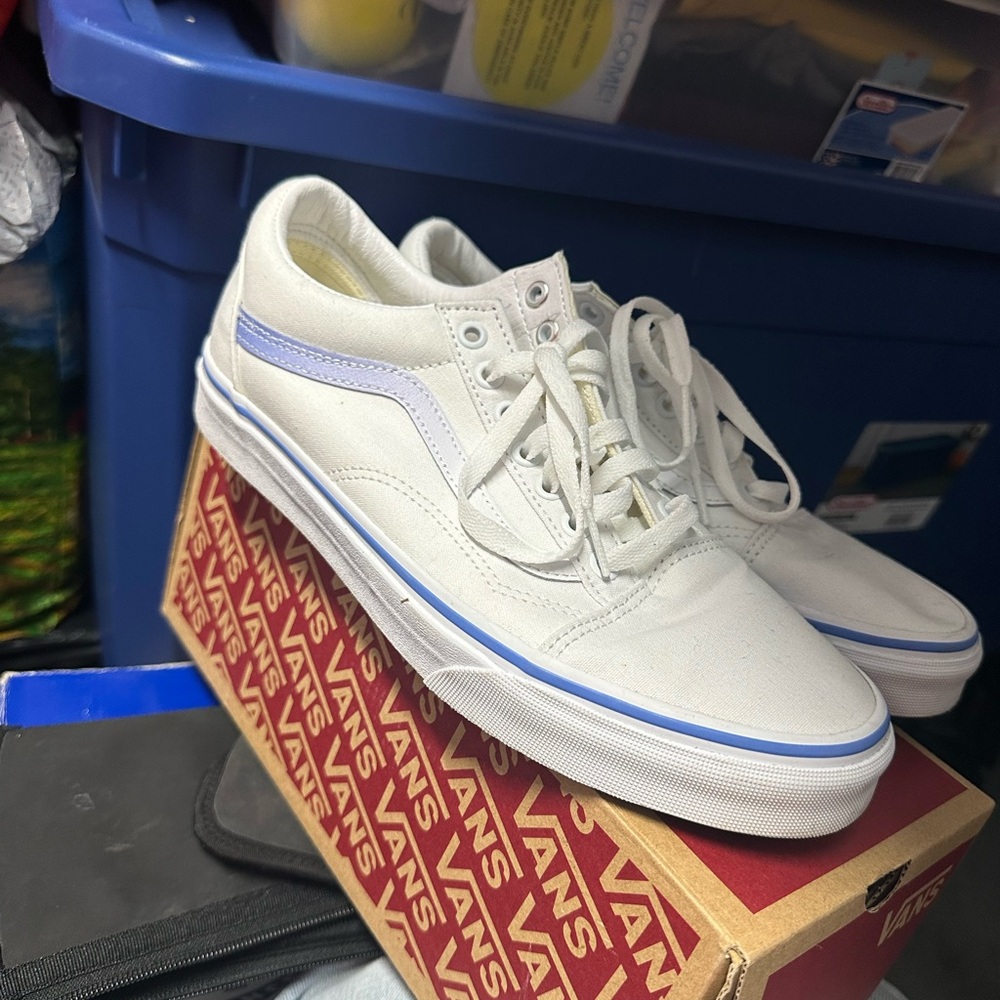 Vans White and Blue Old Skool Sneakers | size 8.5 men’s, 10.5 women’s